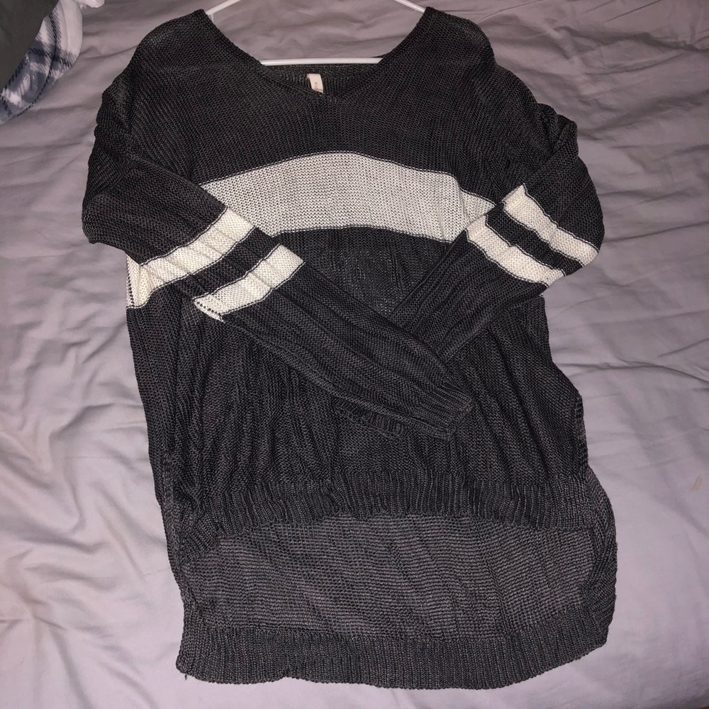 V neck long sleeve top
